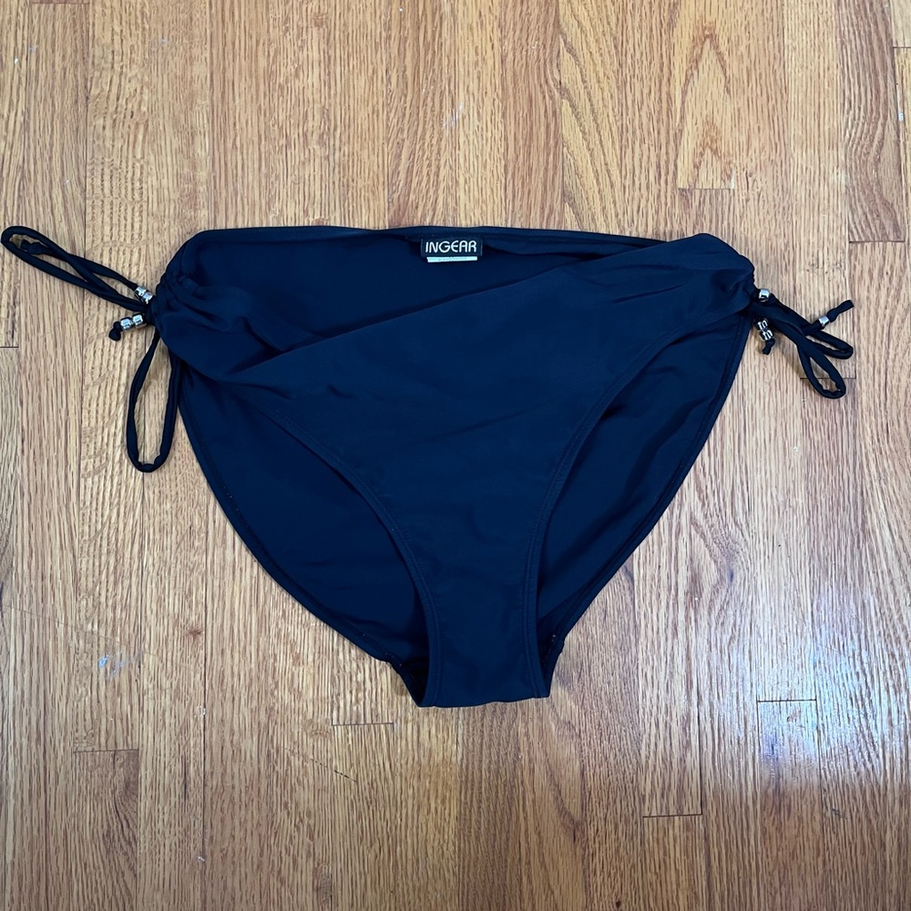 Black swimming bottoms